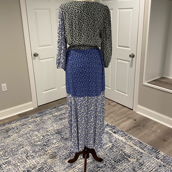 Floral Wrap Flare Dress - Picture 8 of 16